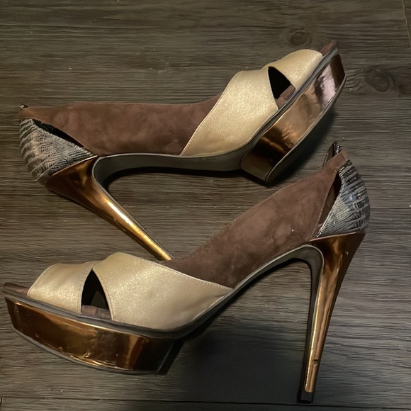 Unique BCBG Platform Heels 9.5 - Picture 8 of 11